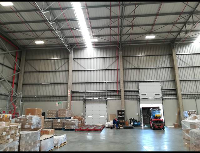 3,280M² WAREHOUSE TO LET IN LINBRO PARK
